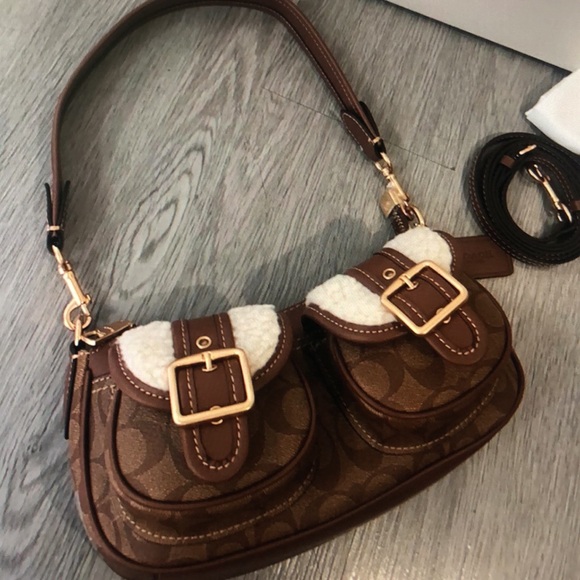 Coach Ashton Bag With Signature Canvas NWT - Picture 3 of 5